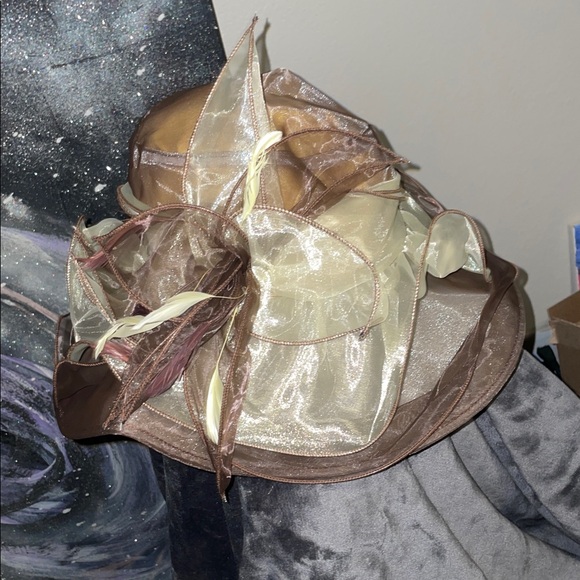 June’s Young Chic Women's Hat in Brown and Cream - Picture 4 of 4